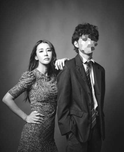 Instagram:鈴木紗理奈(@munehirovoice)より