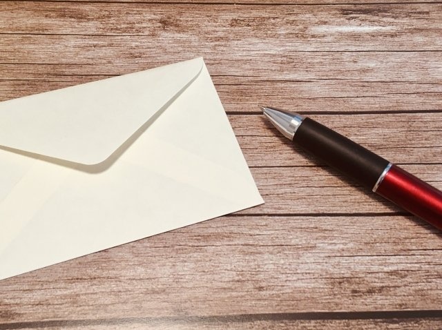 「小学生の頃の文通相手は、電車で出会ったおばあさん。ある年から年賀状が来なくなり、調べてみると...」（神奈川県・40代男性）