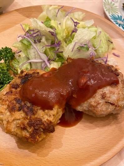 堀ちえみ 鶏肉を使った手作りハンバーグに大反響 パサパサして固そう 1ページ目 デイリーニュースオンライン