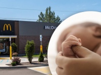 マクドナルドで産気づいた女性、駐車場で無事出産