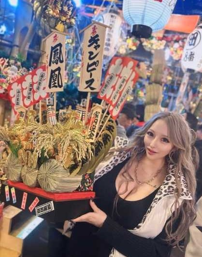 Instagram：加藤紗里(@katosari)より