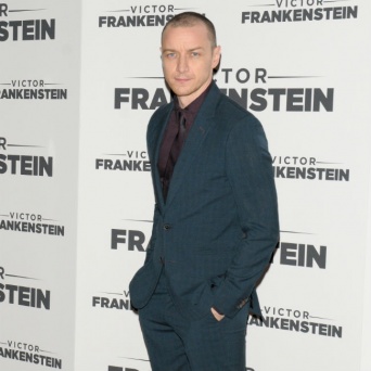 ジェームズ・マカヴォイ、免許なしで6年間も撮影で運転していた！ 