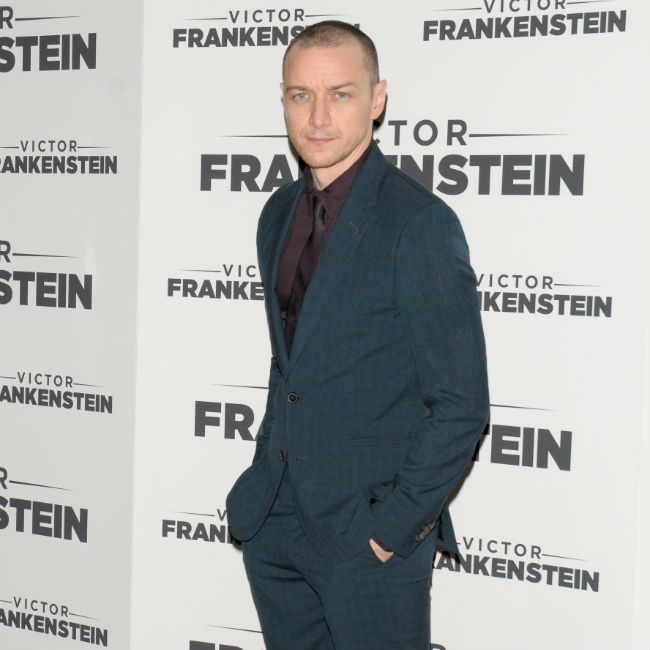 ジェームズ・マカヴォイ、免許なしで6年間も撮影で運転していた！ 