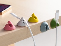 “ちょこん”とかわいい。抜けにくいケーブルホルダー新発売