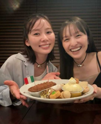 Instagram:百田夏菜子(@kanakomomota_official)より