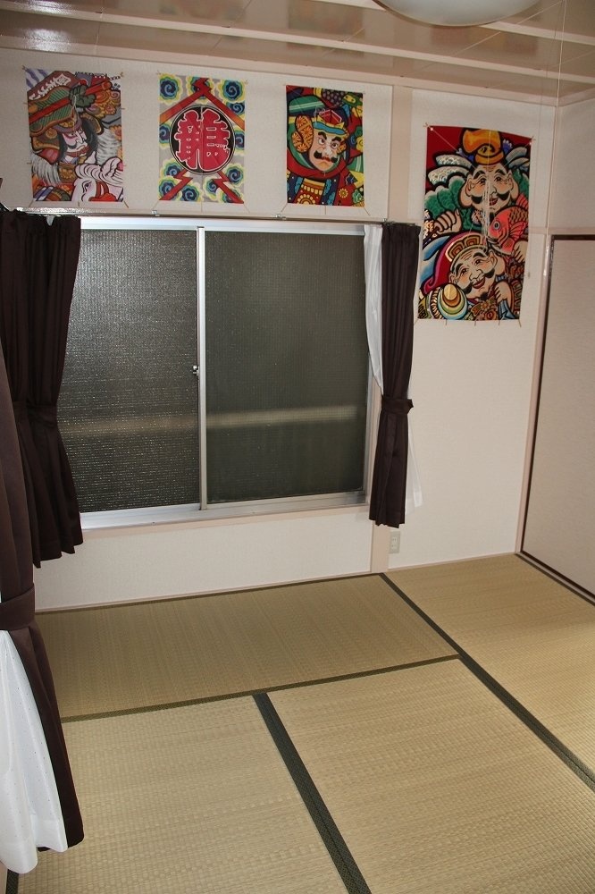 部屋の中は和の装飾がいたるところに