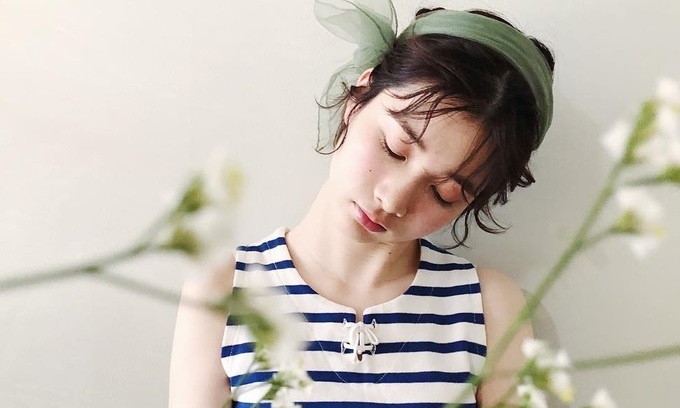 ワンポイントで印象を変える☆“スカーフ”を使った気軽ヘアアレンジの魅力って？？