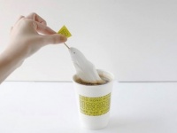 コーヒーに「魚」を浸す...だと？　大阪で斬新＆キュートなカフェメニューが爆誕していた