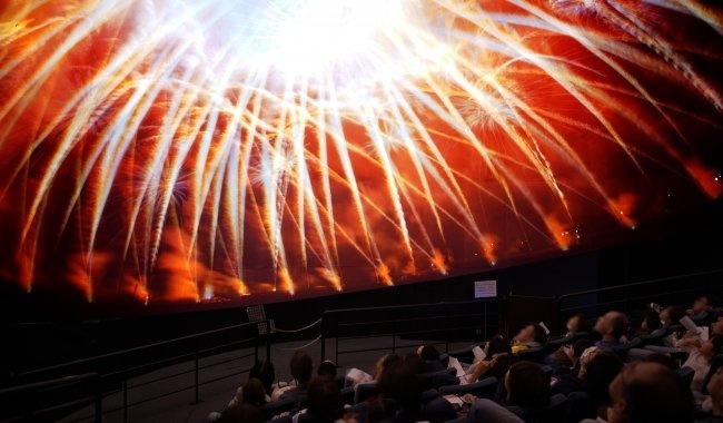 プラネタリウムで花火！（プレスリリースより）
