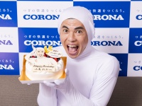 45歳の小島よしお、ライバルは「44歳の自分」!? CM撮影現場で熱い抱負語る