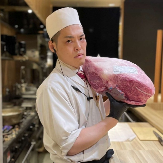 48連勤の日の井上社長(画像は井上社長のインスタグラムアカウント＠ypryu_ypより)