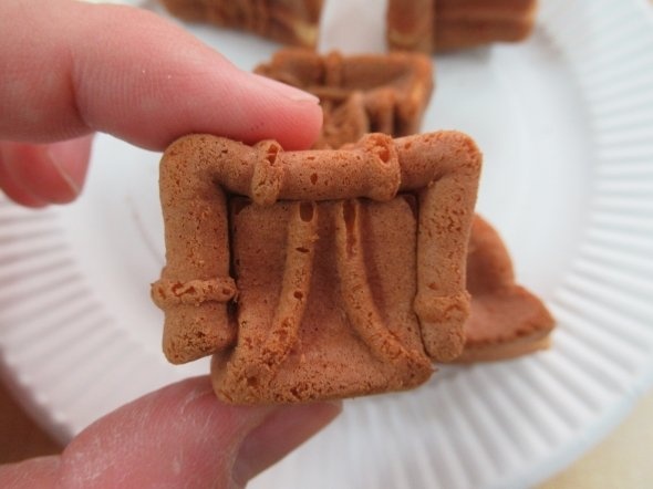 背嚢を裏返すと背負い紐が