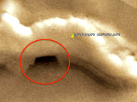もし火星に人類が到達したら是非調査してほしい場所。Google Marsで発見された奇妙な地下基地への入り口