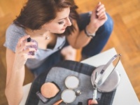 女子の定番の●●もダメ!?　男子ウケがイマイチな非モテ・メイク3選
