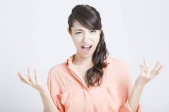 イケメンが台無し……目に付くとイラッとする男性の癖・6つ