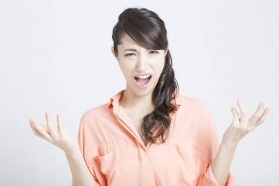 イケメンが台無し……目に付くとイラッとする男性の癖・6つ