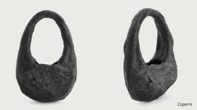 本物の隕石を使ったミニバッグがファッションブランドから登場、お値段550万円