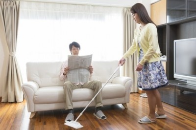 家事は女性にしてもらいたいと思う？　過半数の男性の本音は……
