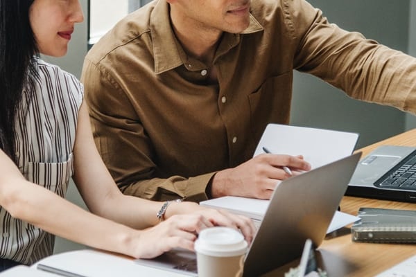 令和の職場恋愛のルールとは