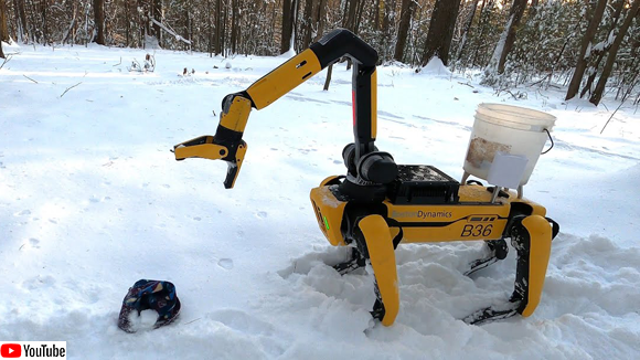 犬型ロボット「スポット」が新たなスキルを習得！洗濯物も拾い集めてくれるし縄跳びもできるようになったよ！