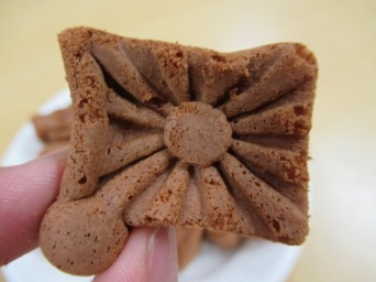 かつての軍旗のデザインを模してある