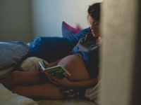 「妻が妊娠中に浮気する夫」に共感する男性たち