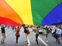 LGBTの尊厳と社会活動を象徴するレインボウフラッグ（Fotosr52/shutterstock.com）