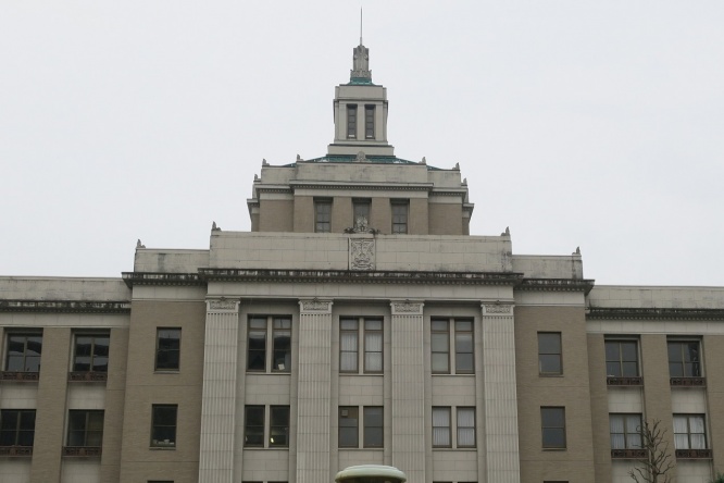 女子生徒に『セクハラ・200通以上LINE・自家用車に乗せる』など…　【高校教諭2人】停職処分　「被害生徒は計7人」