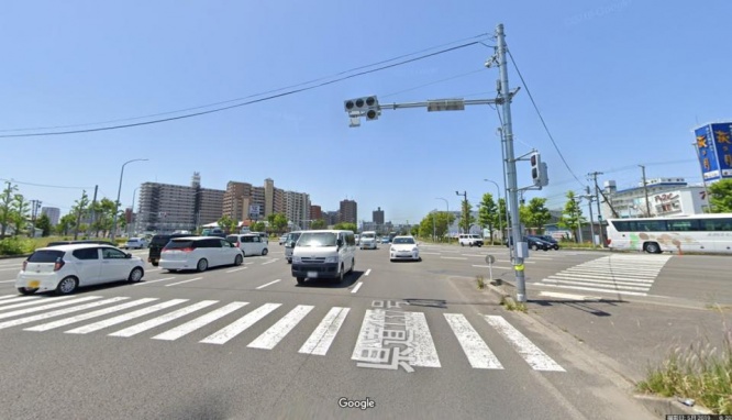 ここが六丁目交差点（C）Google