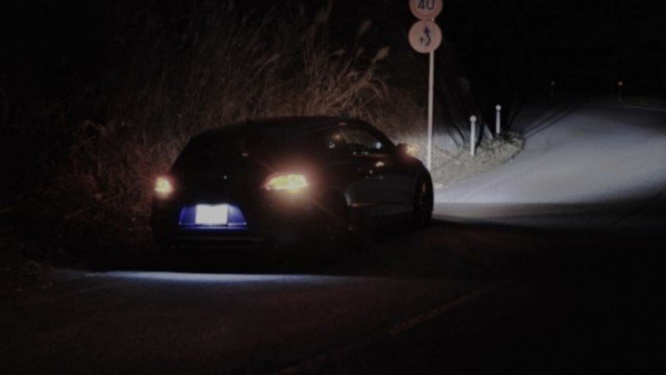 車に乗せてくれたのは（画像はphotoAC)