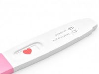 ぶっちゃけ、「妊娠検査薬」を使った経験はある？　働く女性の実態は……