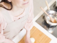 玉ねぎを切るときに涙が出ないようにする方法3選