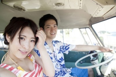 意外と懐メロ!?　男性が夏にドライブデートで聞きたい恋愛ソング5選