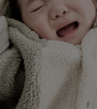 「宿で1歳長女が夜中にギャン泣き。翌朝、見知らぬ老夫婦に『昨夜はかなり夜泣きされてたね』と指摘され」（滋賀県・50代男性）