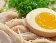 鶏チャーシューの入ったラーメンイメージ