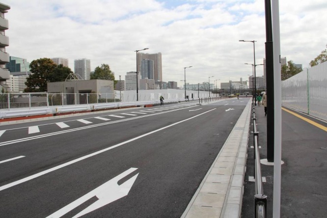 泉岳寺から高輪ゲートウェイ駅へ