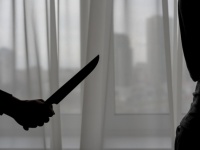 夫のスマホに若い女性の写真が！嫉妬に狂った妻がナイフで刺すも、その女性は若い頃の自分だった（メキシコ）