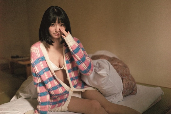 ⒞「熊澤風花1st写真集(仮)」(東京ニュース通信社刊) 撮影／細居幸次郎