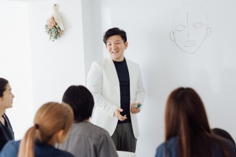 “癒やす”だけでは終わらせない顎関節から始まる、新しい女性の働き方革命