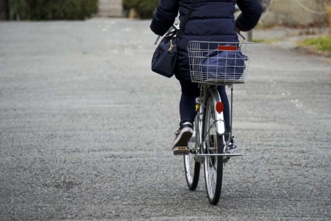 通りがかった自転車の女性が...(画像はイメージ)