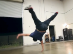 おデブな男性が華麗な“ブレイクダンス”を披露する動画がとにかく凄い！
