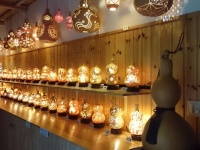 ひょうたんランプ館の公式ページ（http://hyoutangallery.sakura.ne.jp/main/5lamps_gallery.html）より