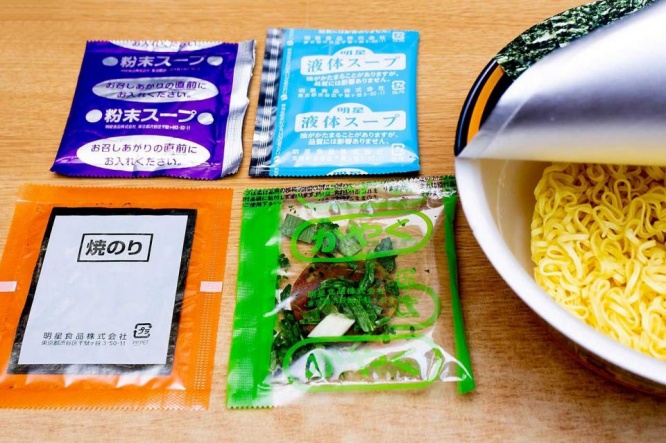 カップには4つの袋が入っている