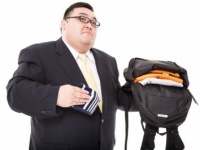 職場で男性が個人的にしている防災対策10　「●●は持ち歩いている」ほか