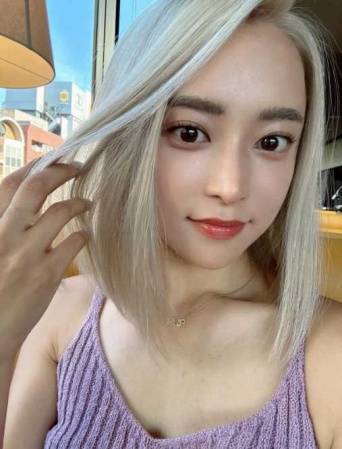 Instagram:小島瑠璃子(@ruriko_kojima)より 