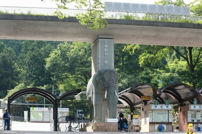 とにかく広いので、園内を循環するシャトルバスを上手に活用するのがポイント