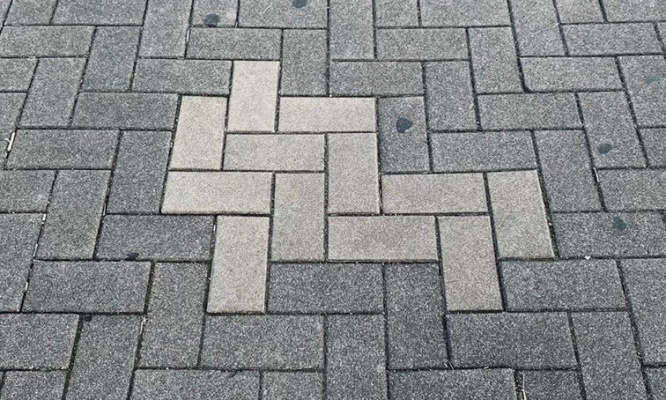 街なかに潜む「地面の犬」を集めるクリエイターに注目集まる　サイコーの着眼点じゃん...