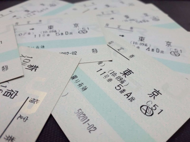 自分の指定席に向かうと...（画像はイメージ）