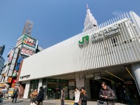 代々木駅（marumeganechanさん撮影、Flickrより）