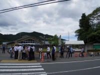 やまゆり園に集まる報道陣（筆者撮影）